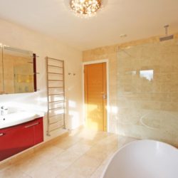 CF_Rd_Master_Bathroom_02