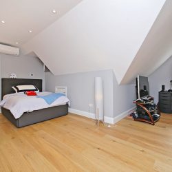 18 Loft bedroom